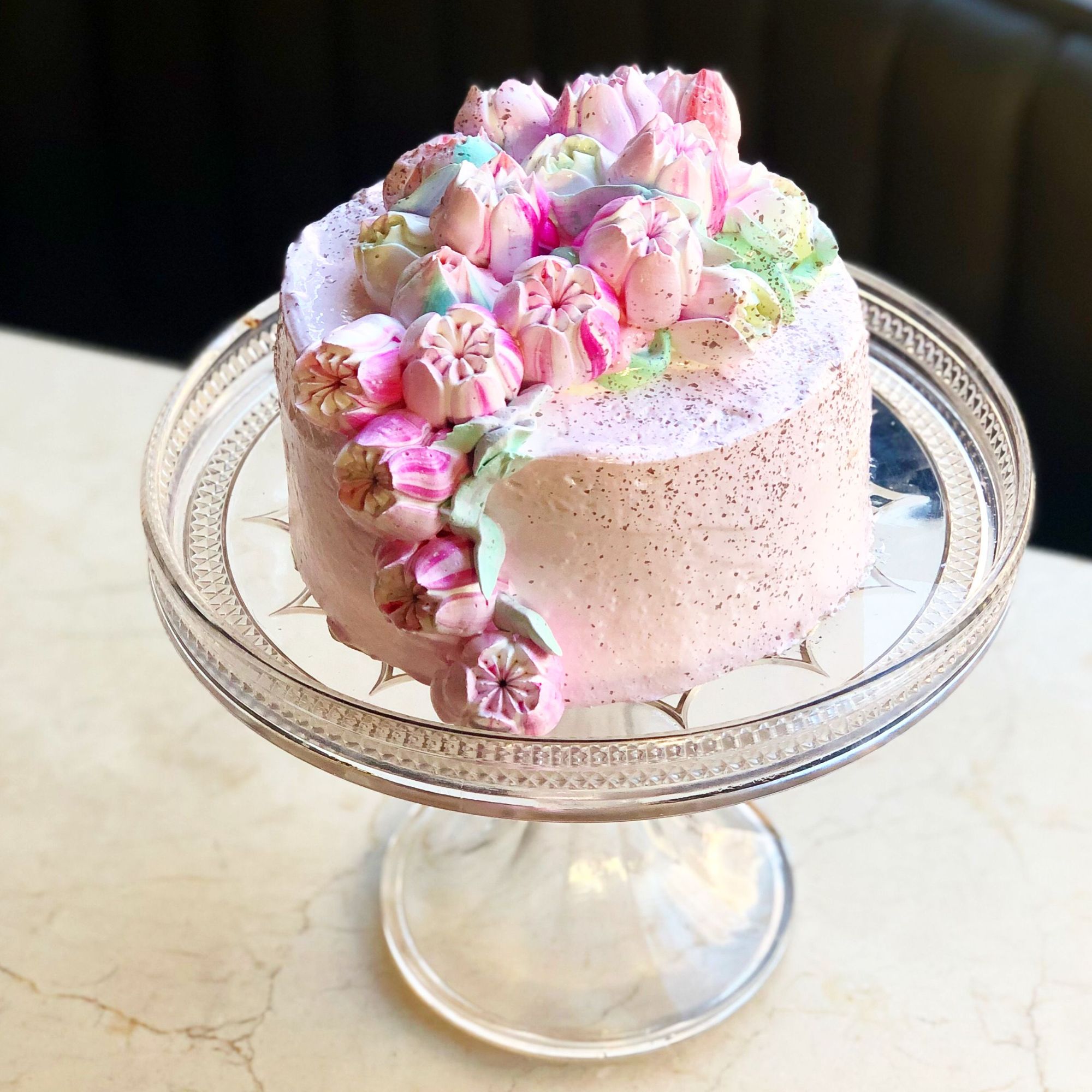 Celebration cake, meringue blooms — Birthday